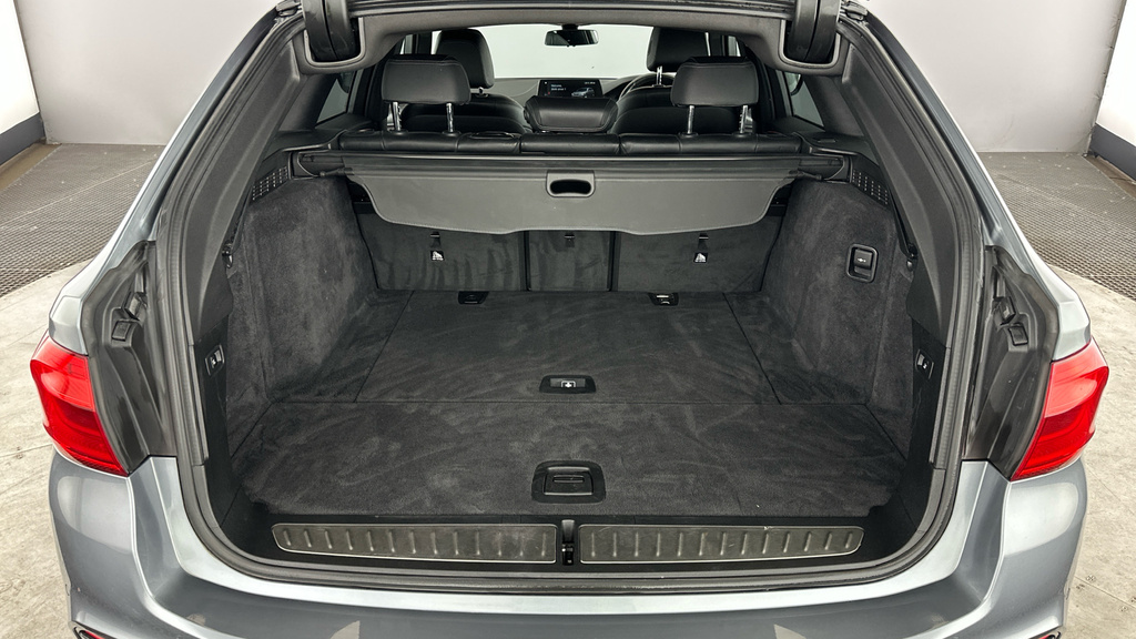BMW 5 Series Series Black #19