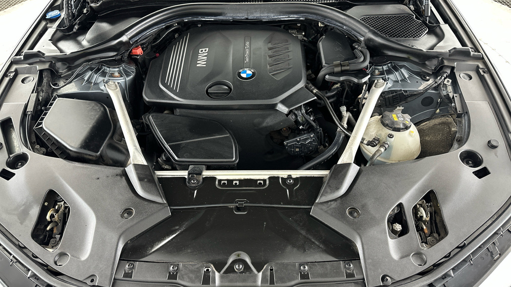 BMW 5 Series Series Black #20