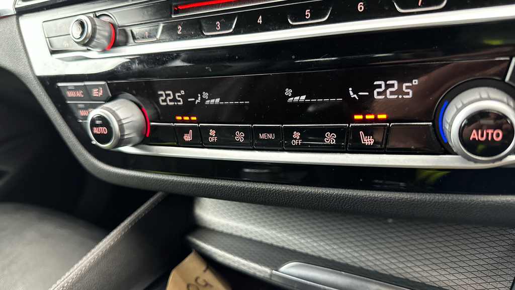 BMW 5 Series Series Black #10