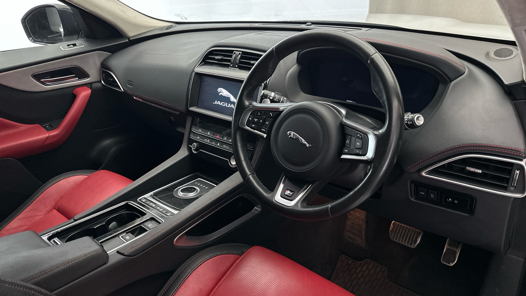 Jaguar F-Pace 2.0D R-sport Awd Red #11