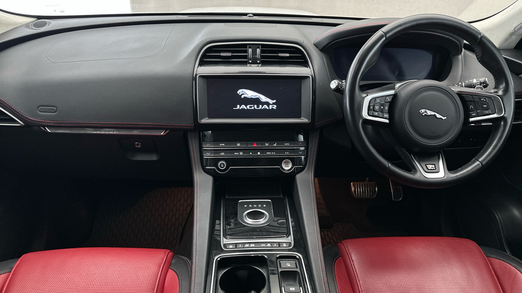 Jaguar F-Pace 2.0D R-sport Awd Red #13