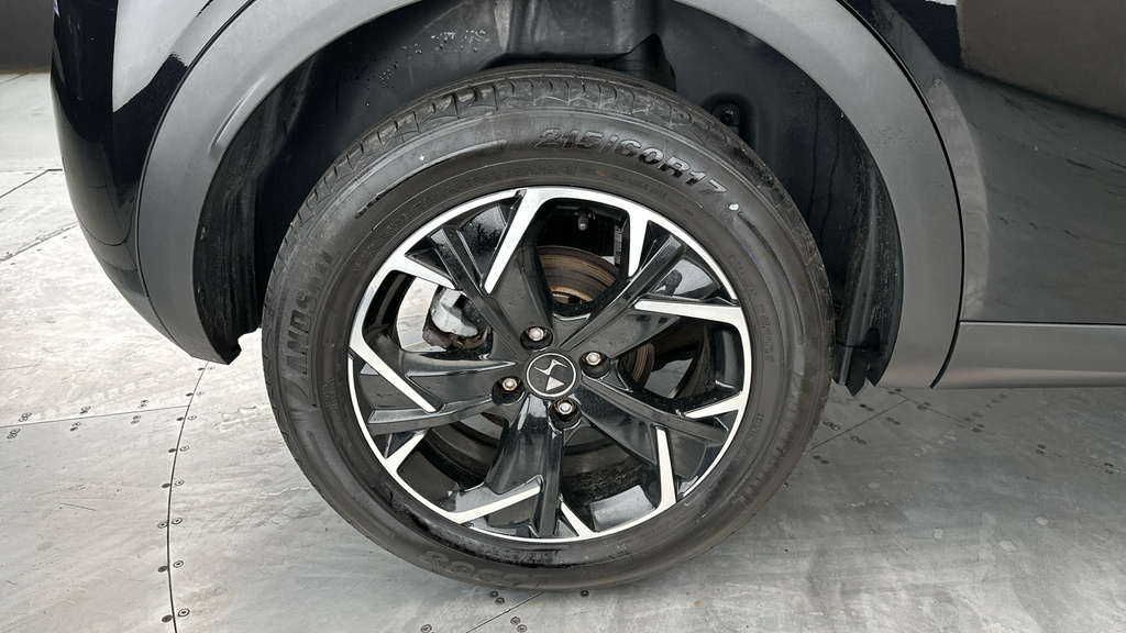 DS DS 3 Crossback 1.2 Puretech Performance Line Crossback Eat8 Euro Grey #24