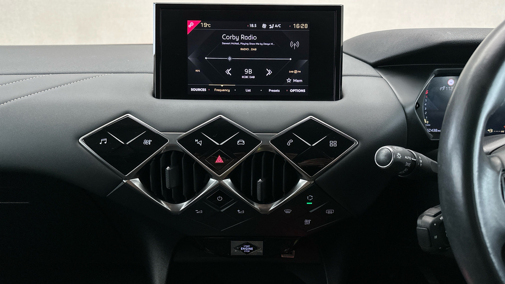 DS DS 3 Crossback 1.2 Puretech Performance Line Crossback Eat8 Euro Grey #17