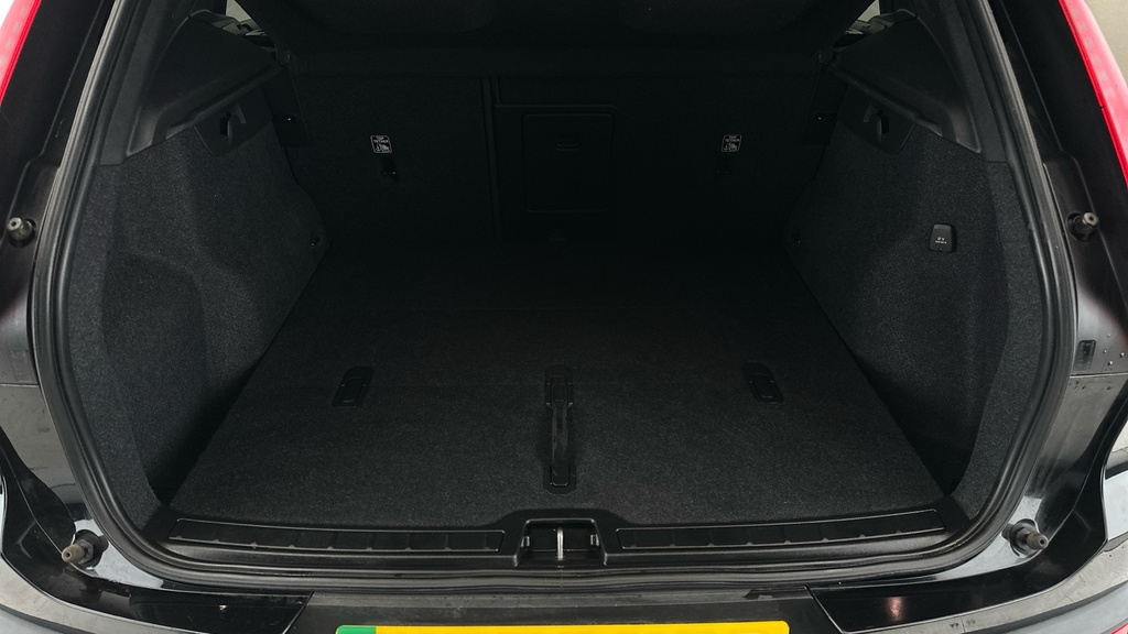 Volvo XC40 P8 First Edition Awd Silver #28