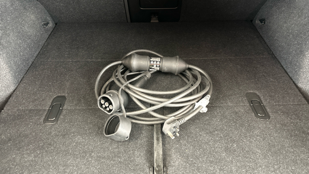 Volvo XC40 P8 First Edition Awd Silver #36