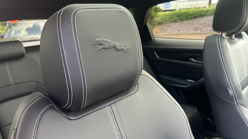 Jaguar F-Pace 2.0 D200 R-dynamic Se Black Awd 2023 Grey #44