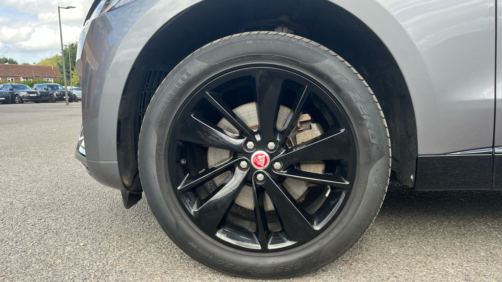 Jaguar F-Pace 2.0 D200 R-dynamic Se Black Awd 2023 Grey #17