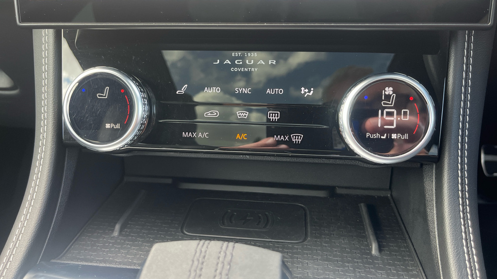 Jaguar F-Pace 2.0 D200 R-dynamic Se Black Awd 2023 Grey #35