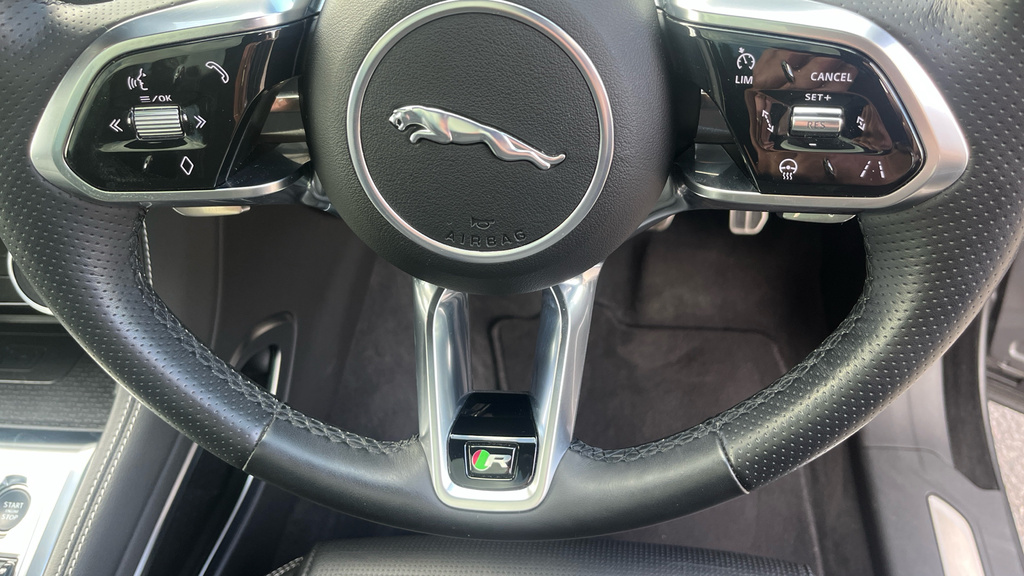 Jaguar F-Pace 2.0 D200 R-dynamic Se Black Awd 2023 Grey #41