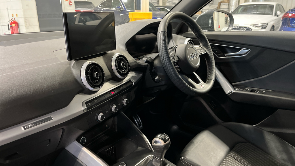 Audi Q2 35 Tfsi Black Edition S Tronic Tech Pro White #10