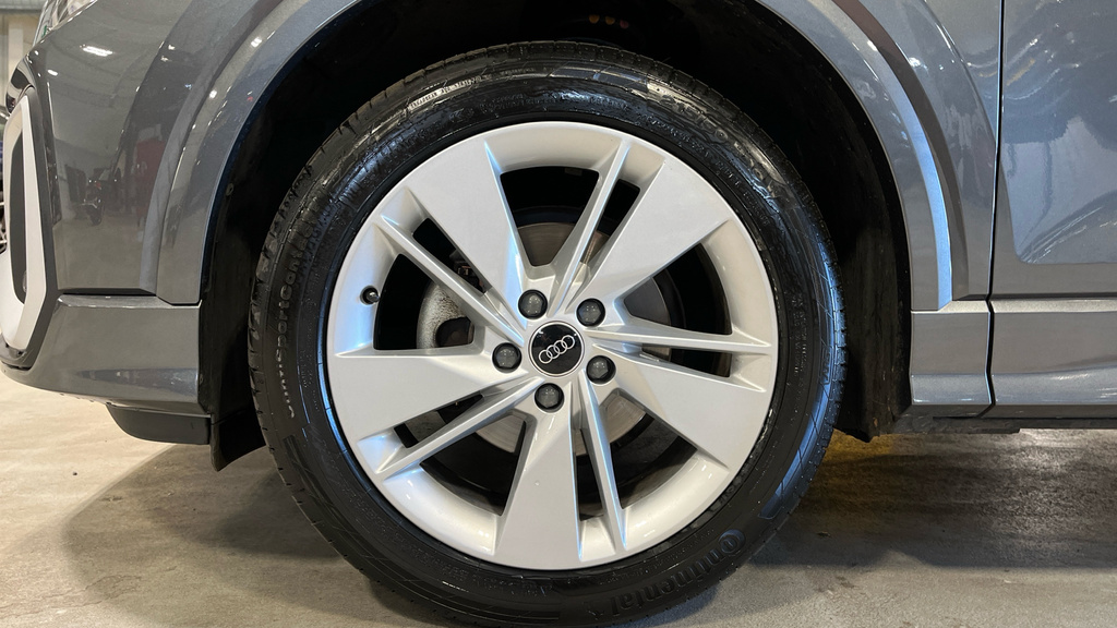 Audi Q2 35 Tfsi Black Edition S Tronic Tech Pro White #22