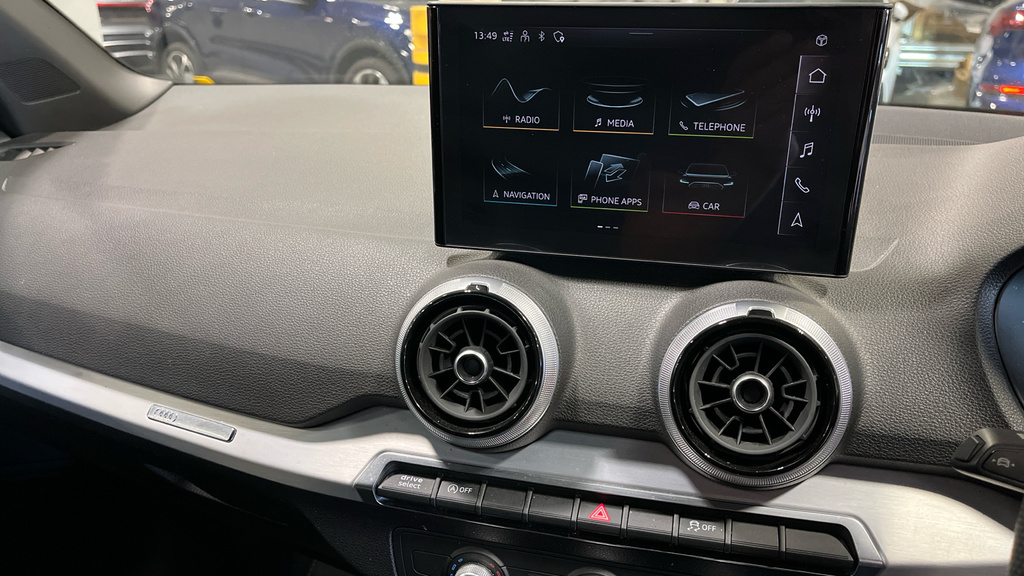 Audi Q2 35 Tfsi Black Edition S Tronic Tech Pro White #43
