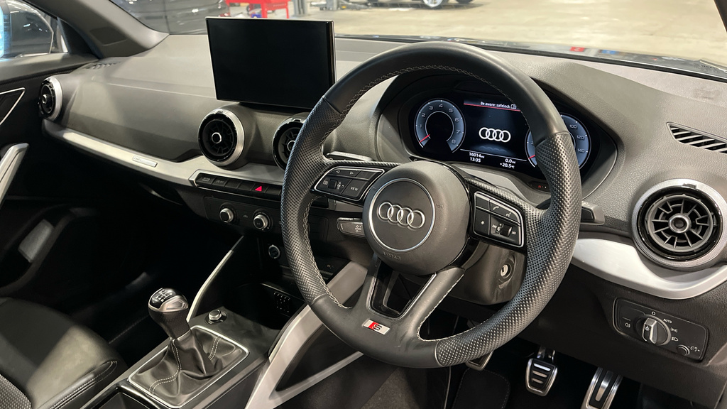 Audi Q2 35 Tfsi Black Edition S Tronic Tech Pro White #9