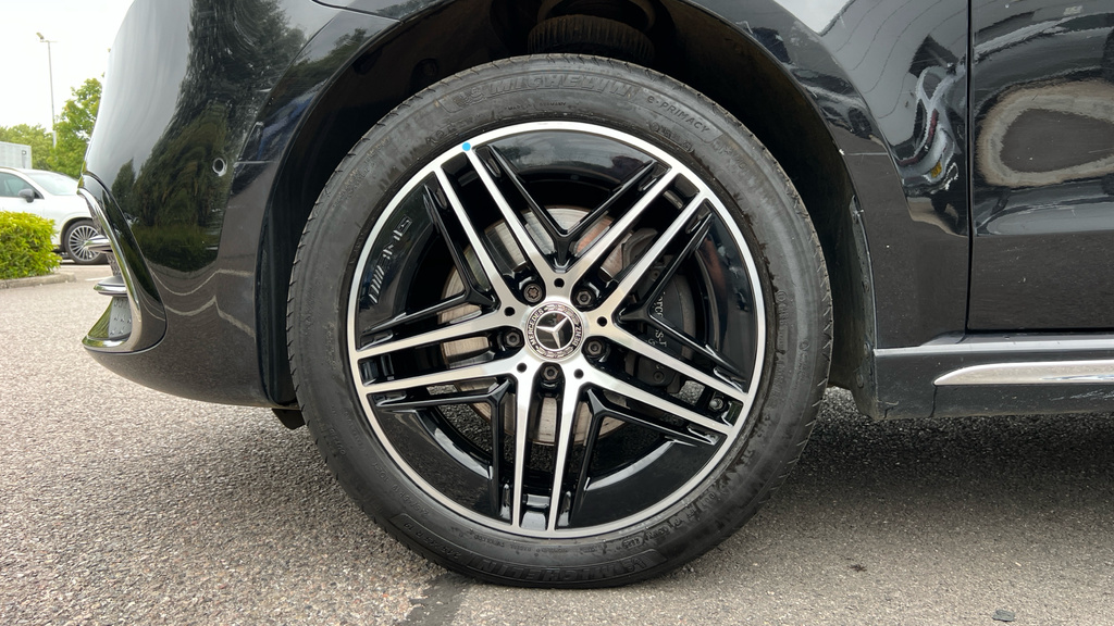 Mercedes-Benz V Class Mpv Black #25