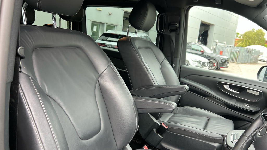 Mercedes-Benz V Class Mpv Black #29