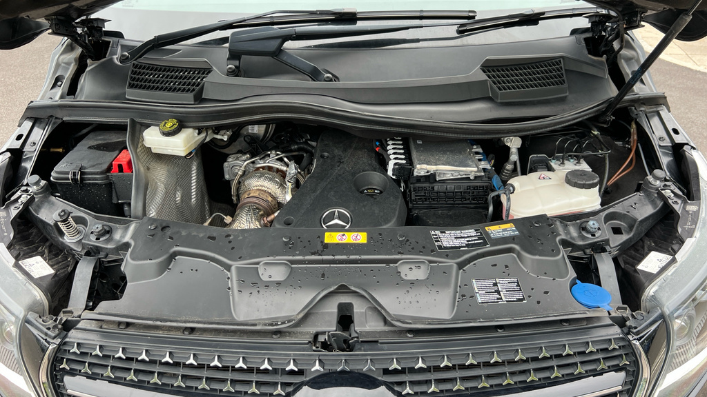 Mercedes-Benz V Class Mpv Black #24