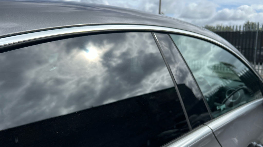 Mercedes-Benz CLA Class 220D Amg Line Premium Plus Tip Blue #53
