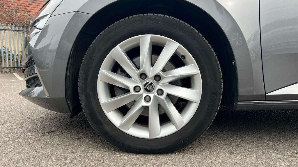 Skoda Superb Koda Superb Se Technology White #17