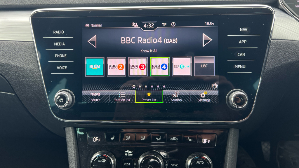 Skoda Superb Koda Superb Se Technology White #27