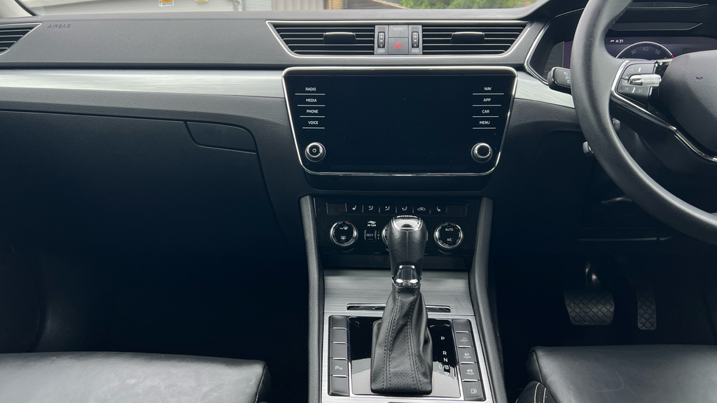Skoda Superb Koda Superb Se Technology White #12
