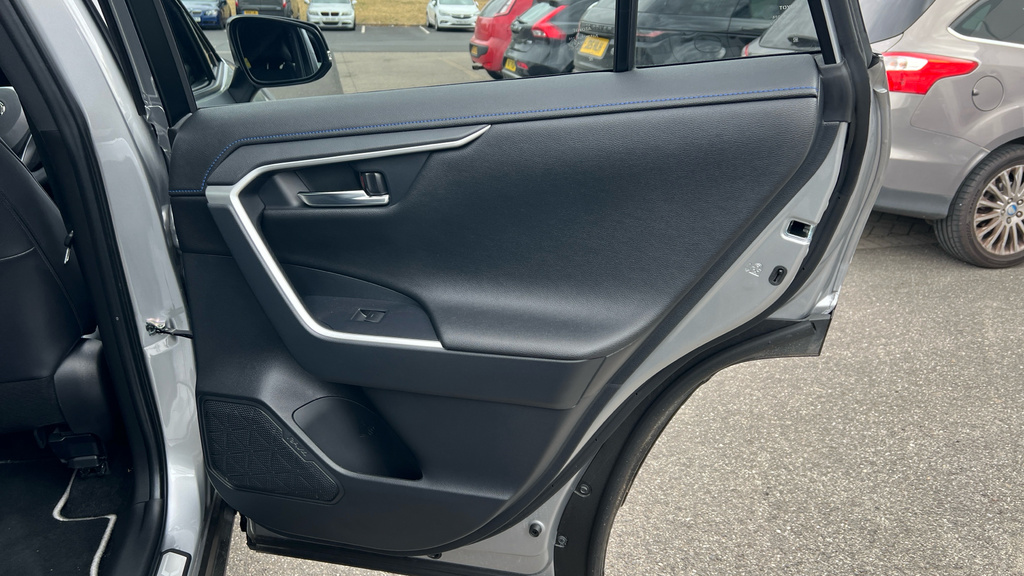 Toyota Rav 4 Design Black #40