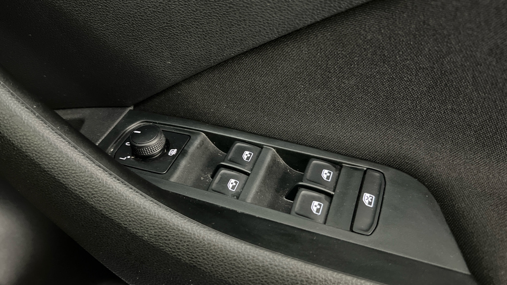 Skoda Kamiq Se Drive Silver #16