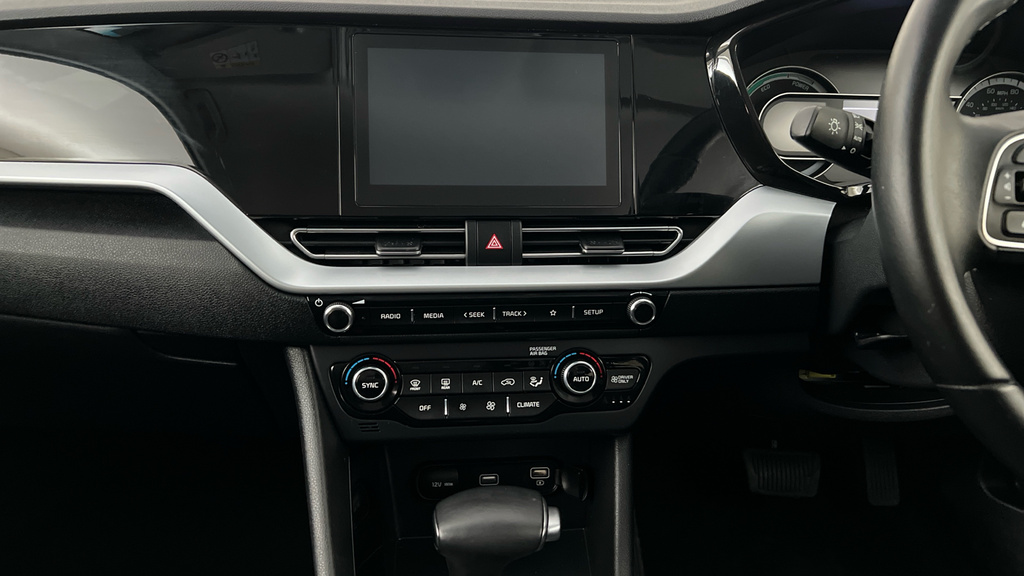 Kia Niro 3 Hev S-a White #23