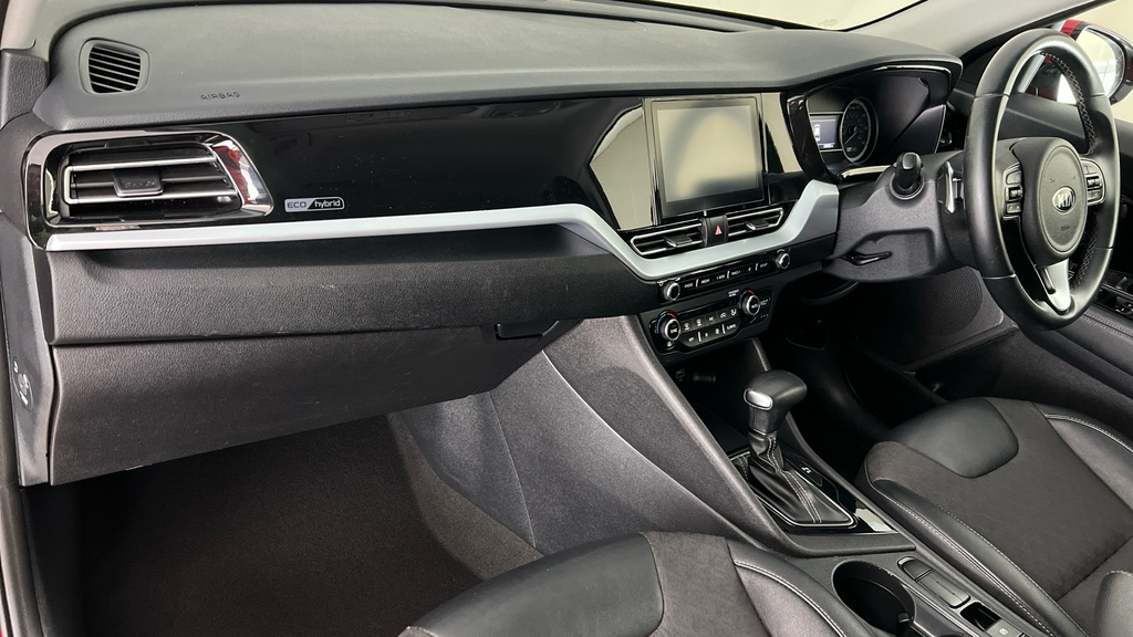 Kia Niro 3 Hev S-a White #14