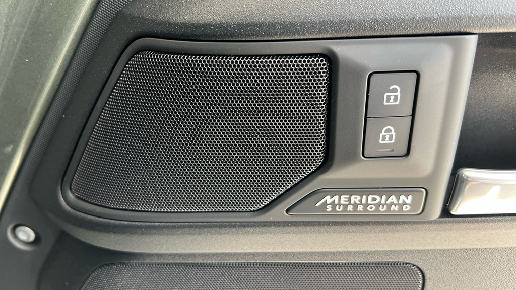 Land Rover Defender Mpv 2026 White #62