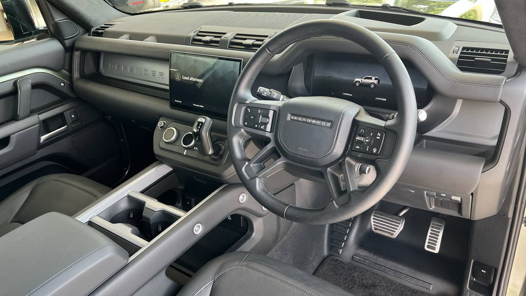 Land Rover Defender Mpv 2026 White #9
