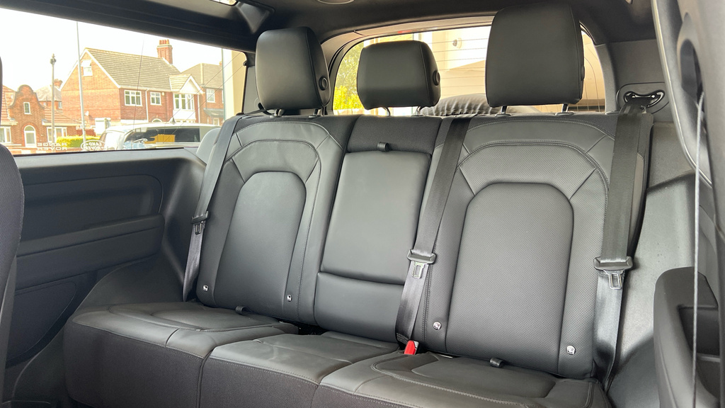 Land Rover Defender Mpv 2026 White #13