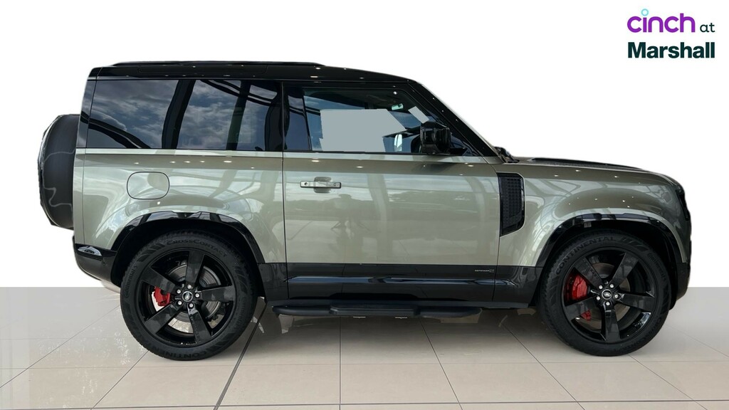 Land Rover Defender Mpv 2026 White #2