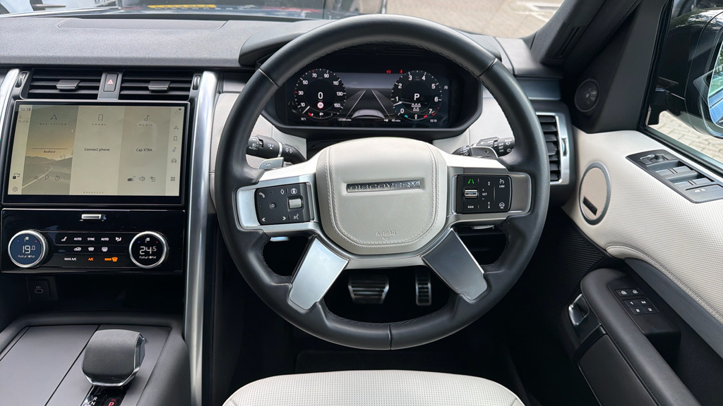 Land Rover Discovery R-dynamic Hse Black #27