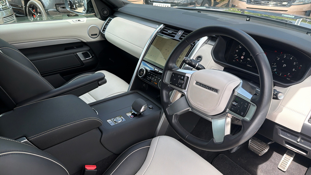 Land Rover Discovery R-dynamic Hse Black #9