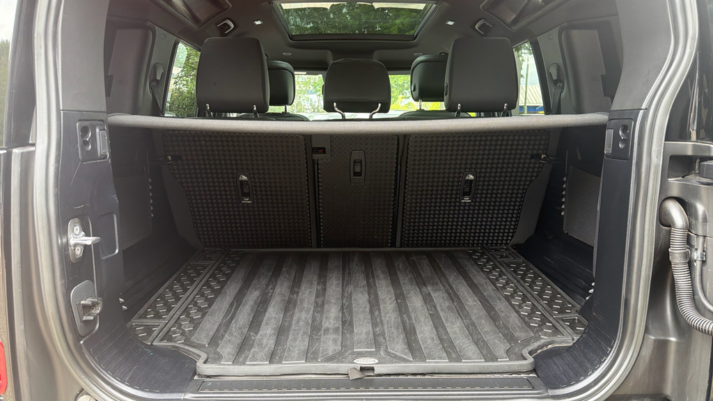 Land Rover Defender Se Red #15