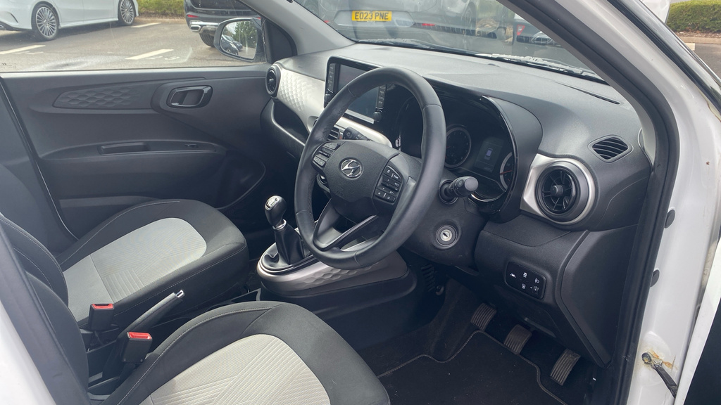 Hyundai I10 Se White #9