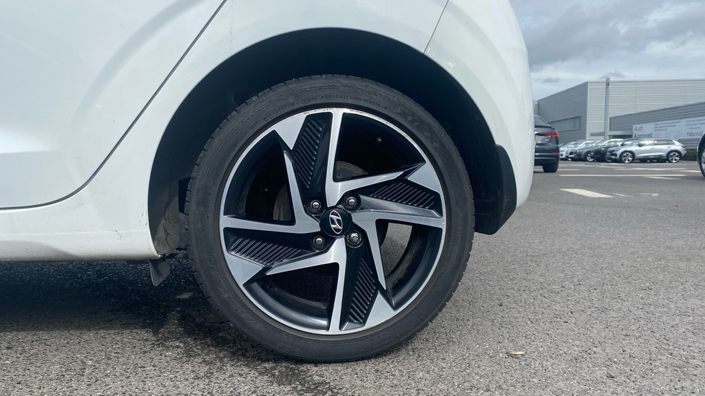 Hyundai I10 Se White #18