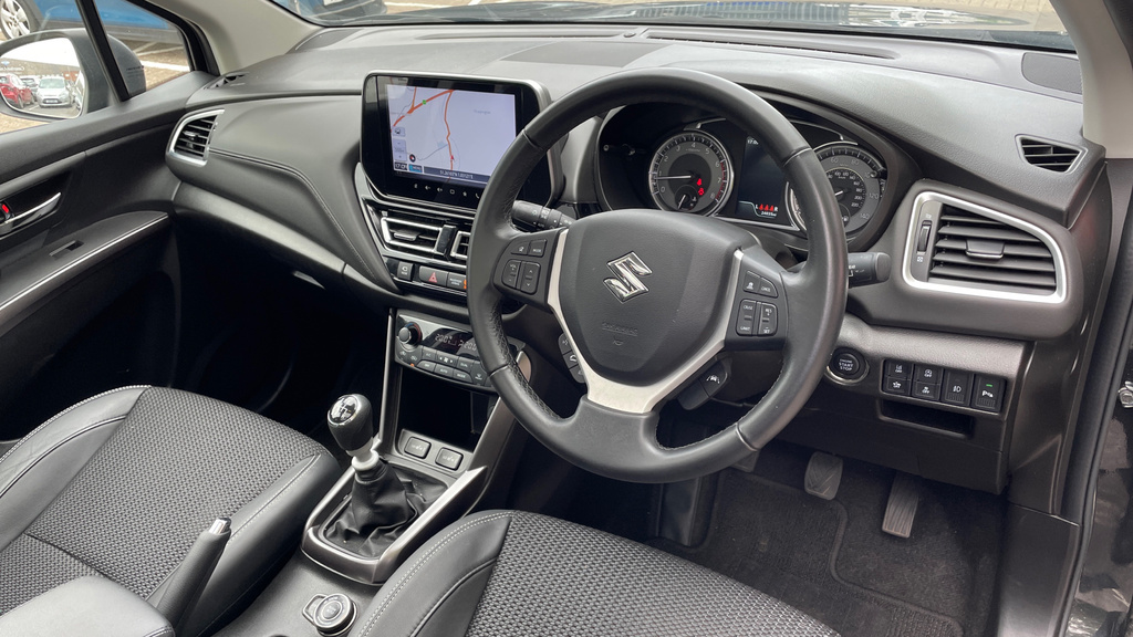 Suzuki S Cross Suv White #14