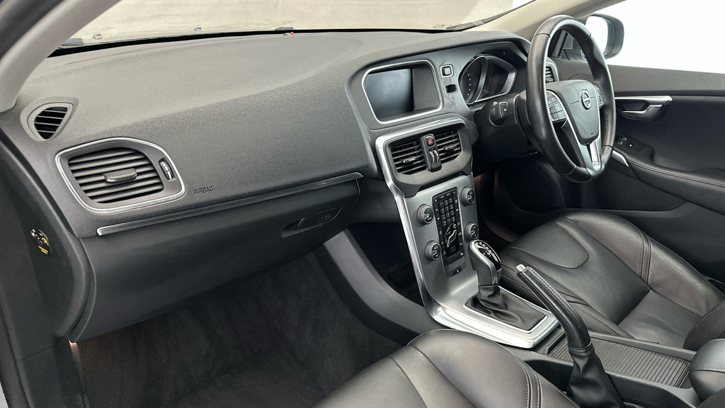 Volvo V40 V40 R-design D2 White #11