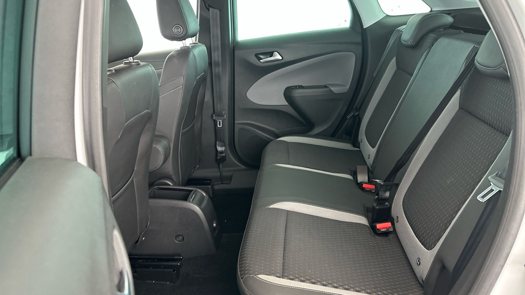 Vauxhall Crossland X Hatchback White #19