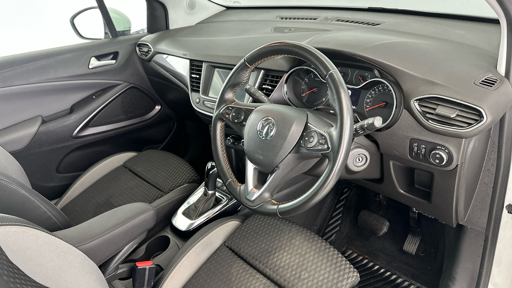 Vauxhall Crossland X Hatchback White #9