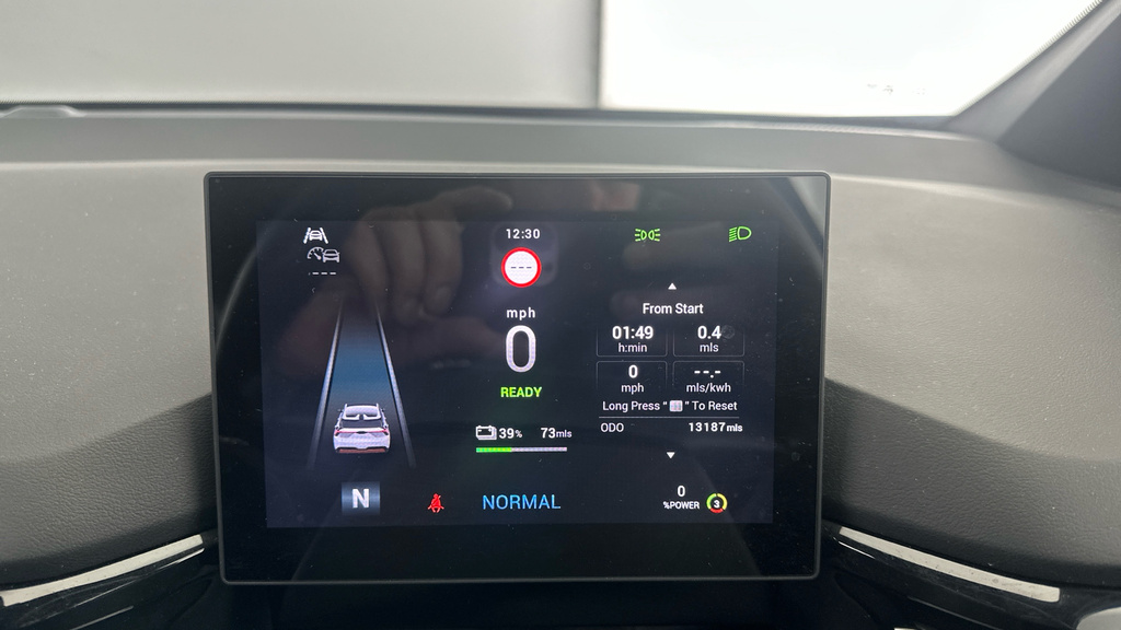 MG MG4 Mg4 150Kw Se Ev Long Range 64Kwh Red #19