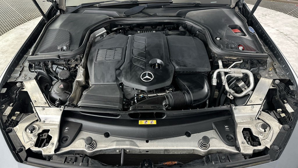 Mercedes-Benz CLS White #27