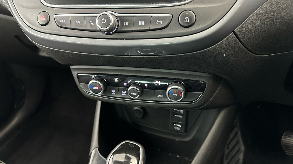 Vauxhall Crossland X Hatchback Blue #12