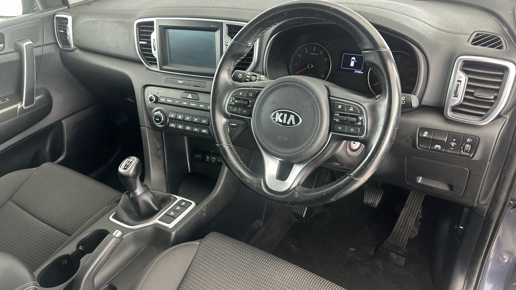 Kia Sportage White #9