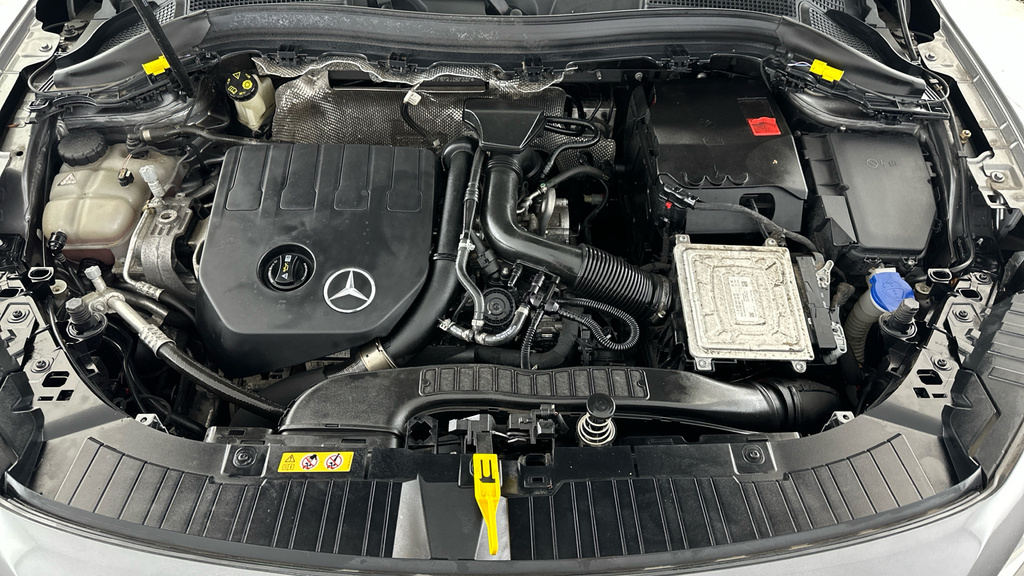 Mercedes-Benz GLA Class Suv White #22