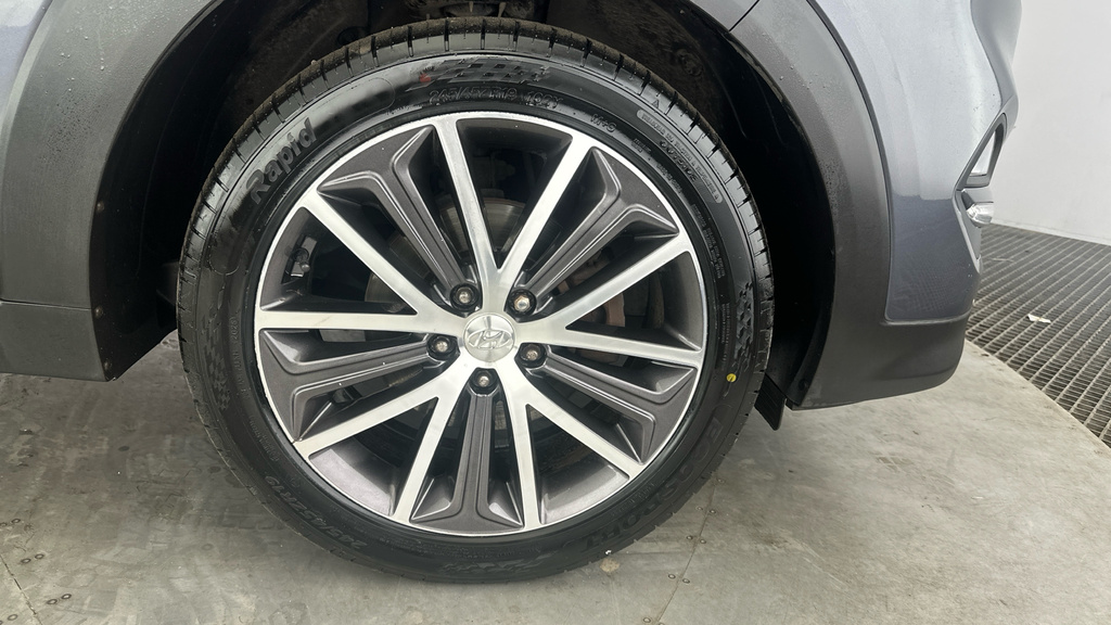 Hyundai Tucson Premium Black #29