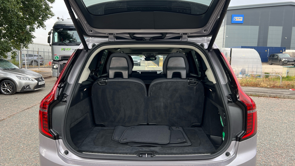 Volvo XC90 Ultra Dark Black #16