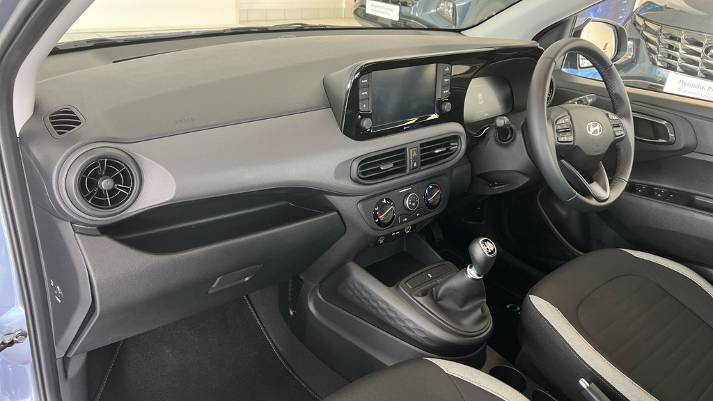 Hyundai I10 Advance White #12