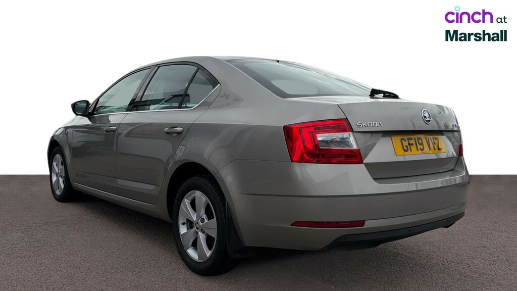 Skoda Octavia 1.6 Tdi Se Technology Black #5